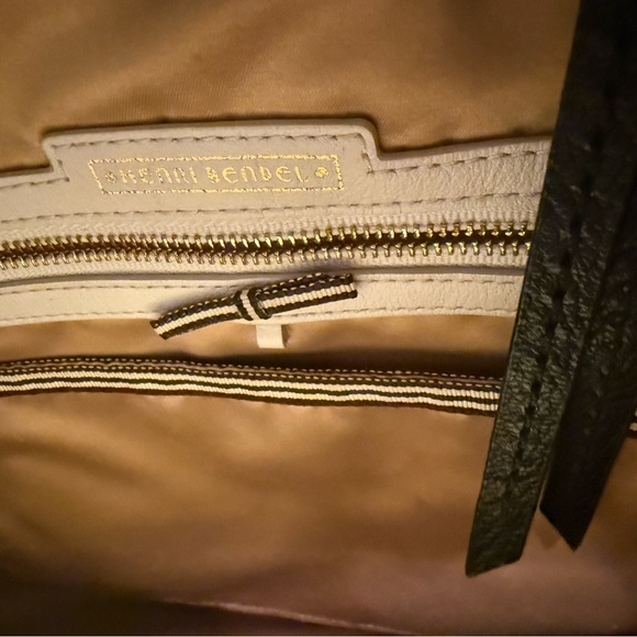 Beautiful Henri Bendel Bag - Picture 4 of 5